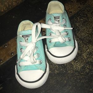Converse Infant sneakers sz 4
